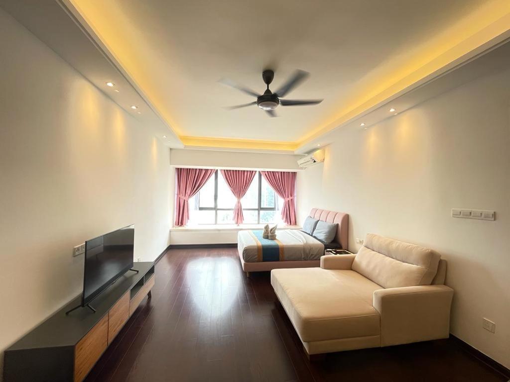 R&f Princess Cove Above Rnf Mall Apartment *