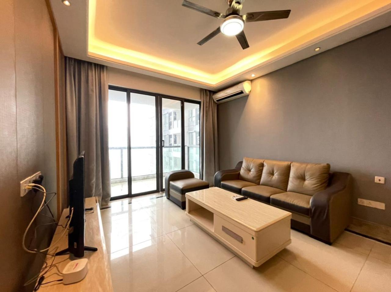 Apartment R&f Princess Cove Above Rnf Mall