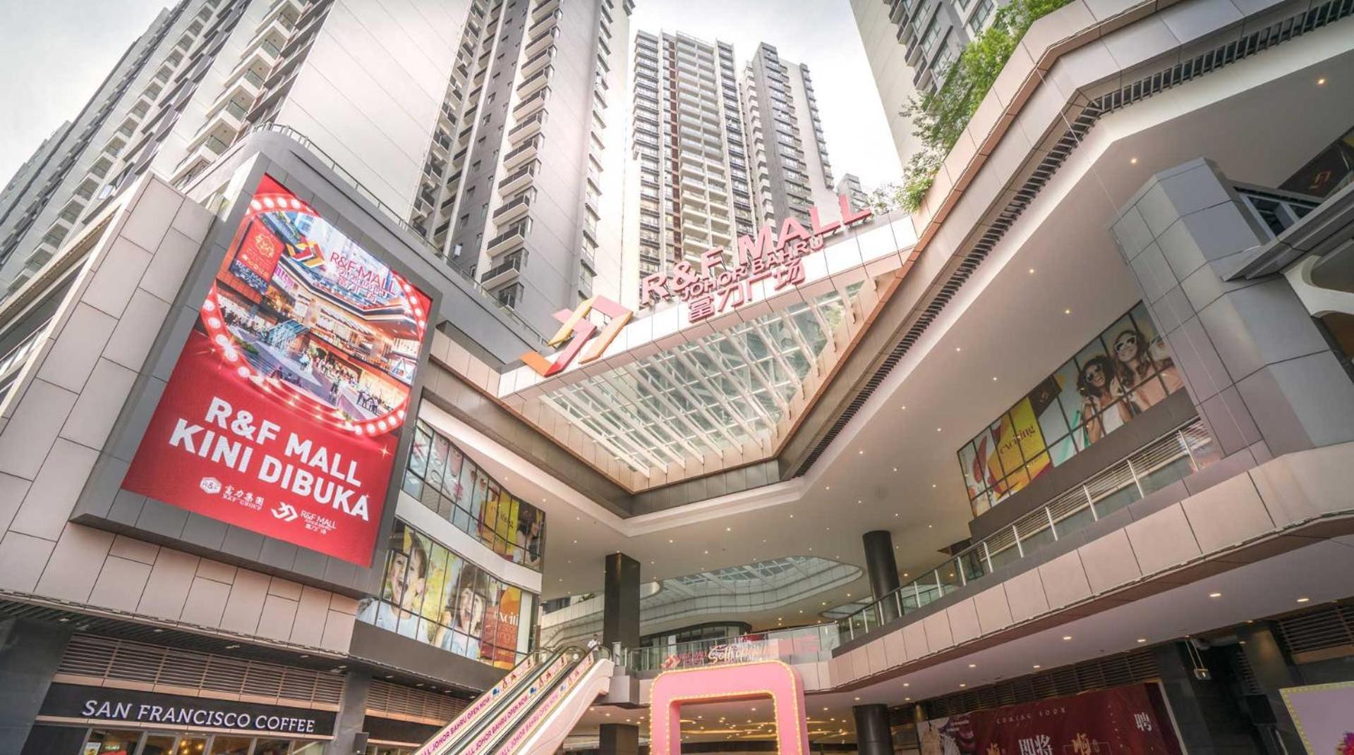 Apartment R&f Princess Cove Above Rnf Mall *